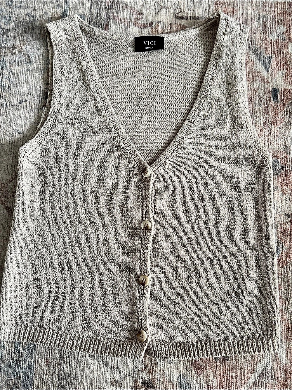 VICI V-Neck Button Front Sweater Vest in Gray Size Small